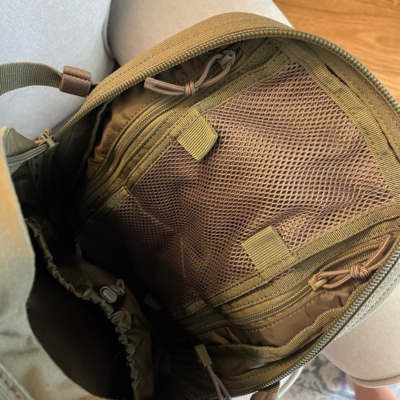 Rush Moab 10 Sling Pack 5.11 Tactical Ranger Green - Picture 8 of 9